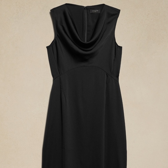 Banana Hammered Satin Knee Length Dress - Picture 4 of 4